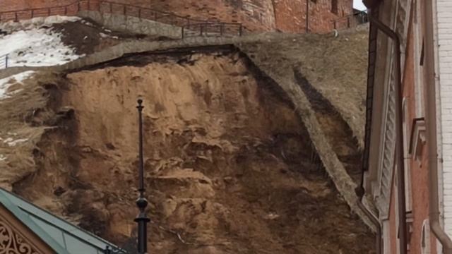 Оползень у Северной башни Нижегородского Кремля 25 марта 2023