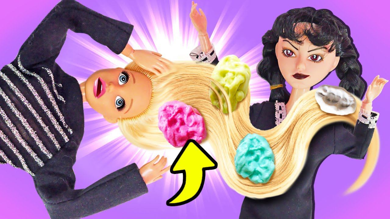 У Барби паника - в ее волосах жвачка! Веселые игры в куклы для девочек - Салон красоты Барби