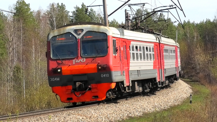 "Разноголовая" ЭД4М-0410/ЭД4МК-0122 сообщением Нижний Тагил - Кушва