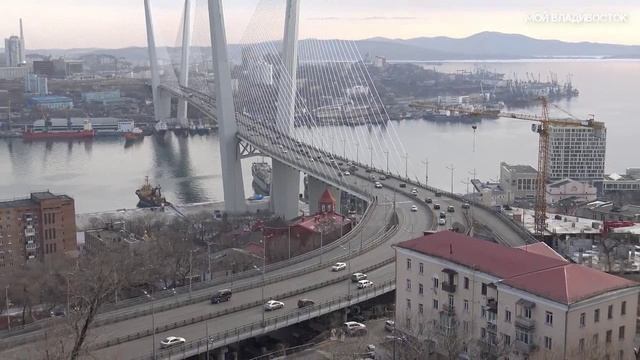 Владивосток с видовой площадки 3 марта 2017.