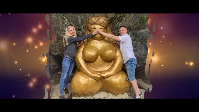 Подарок любимому мужу. Девушка спела песню до слёз любимому мужу. Клип подарок мужу от девушки.