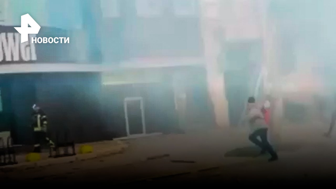 Обломки, дым, уничтоженные машины - центр Киева после взрывов / РЕН Новости