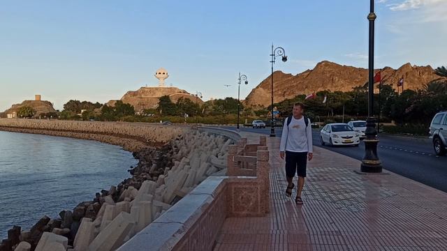 Вечером по набережной.Гуляю.Дышу морем