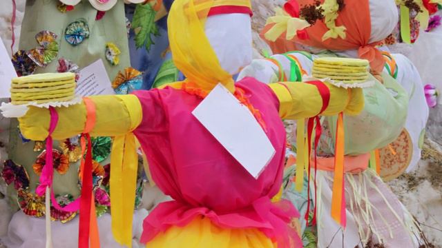 "МАСЛЕНИЦА"... (Фото Светланы Нечваль (Глазов) - Поёт Константин Плужников)