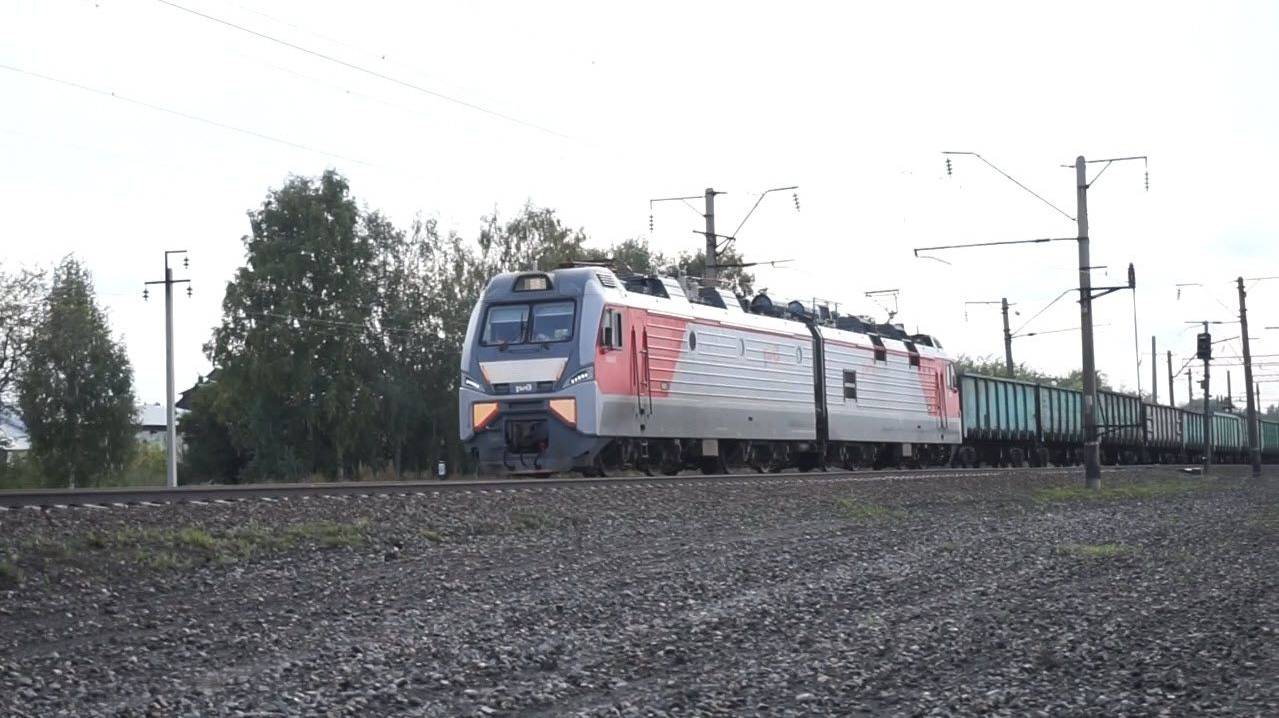 Электровоз 2ЭС5К-614