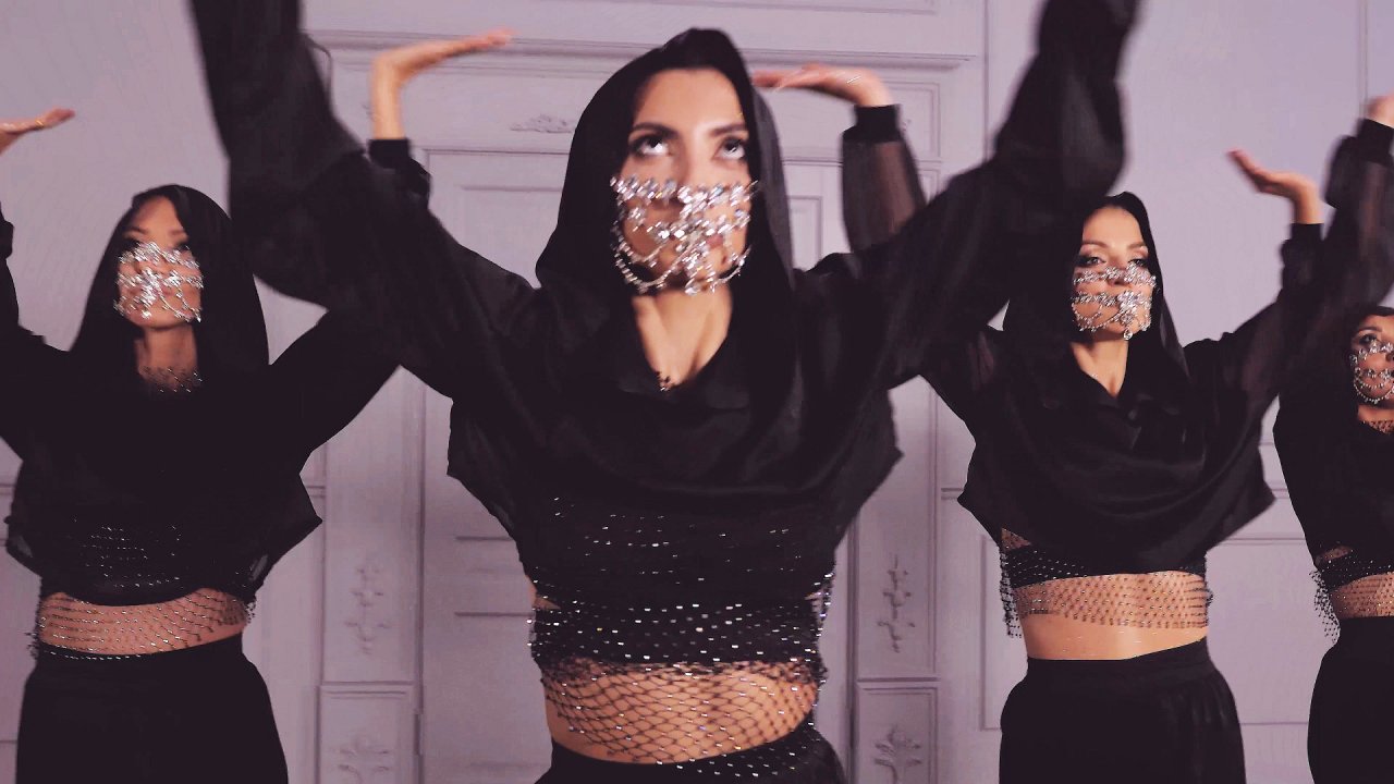 Shanti Heels Show – Chatram – Каталог артистов