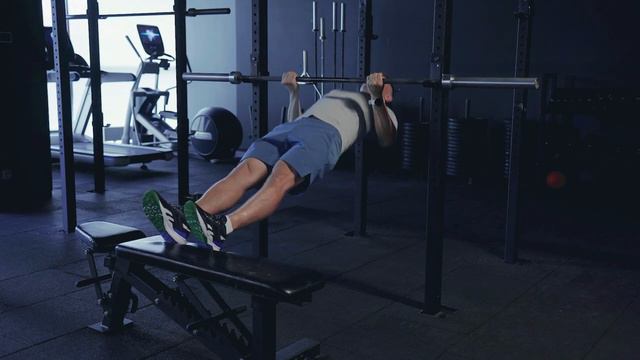 Австралийские подтягивания обратным хватом с ногами на возвышенности