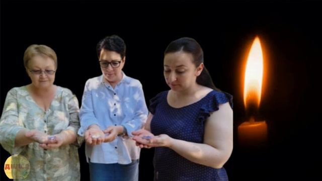 «Верните память» исполняет вокальный ансамбль преподавателей «Экспромт».