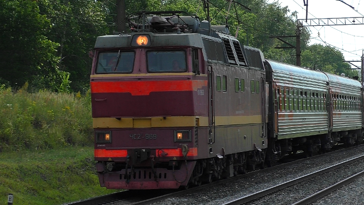 ЧС2Т-969 со скорым поездом Адлер - Самара