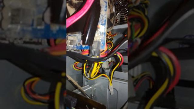 Жесткий диск установка в компьютер Hard disk installation in a computer