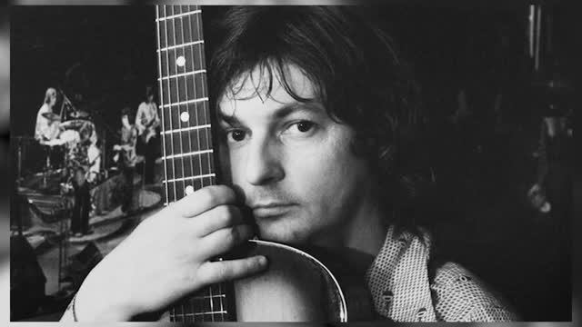 Майк Науменко — один из героев выставки "Политика и музыка"