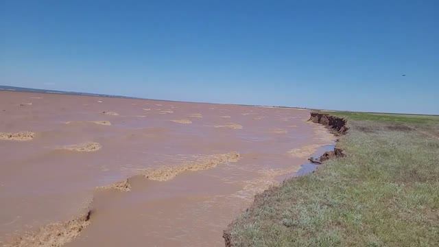 Волны на волге