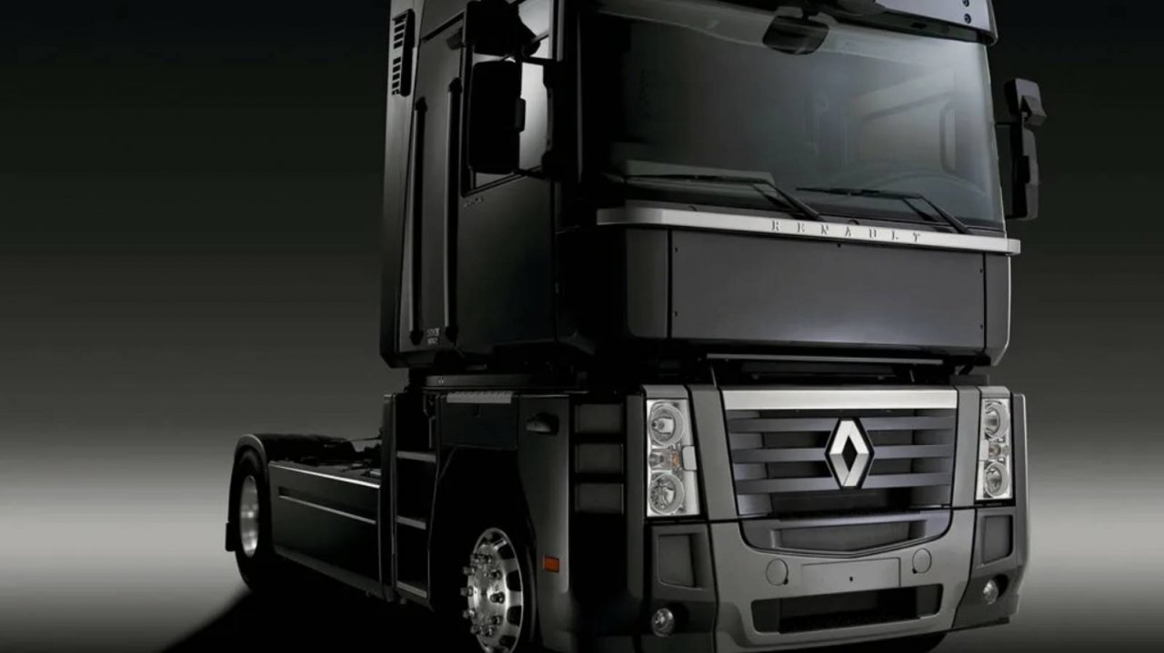 Рено Магнум Антифриз в поддоне