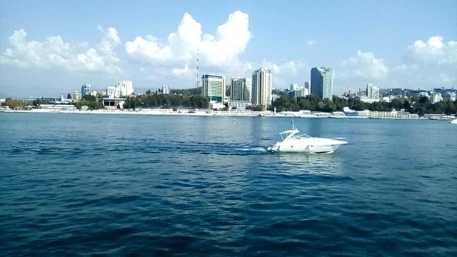 Сочи. Круиз на теплоходе Дагомыс. Вид на город и центральный пляж.