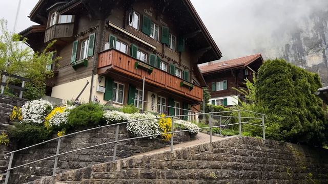 А где все люди ???... Самые красивые места Швейцарии, в дождливый день... 4K 60fps