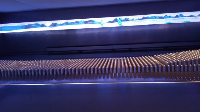 Hyundai Motorstudio Goyang - танцующие цилиндры