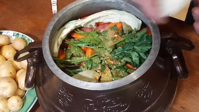 Мясо с овощами в афган-казане! #афганказан #мясо #тушеноемясо #овощи #афганскийказан #совощами.mp4