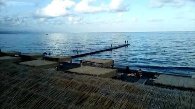 Алушта. Пляж *Море" и набережная. Вечер.