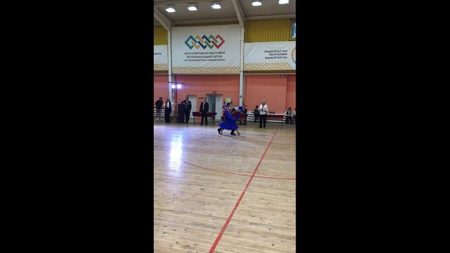 Куда пошел на кривых ножках?