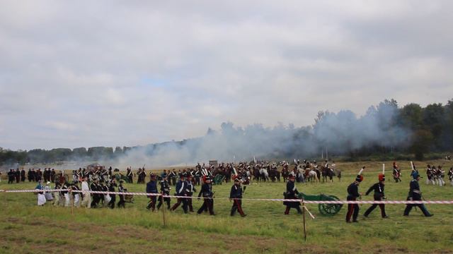 Бородино. Реконструкция Шевардинского сражения. Парад участников.