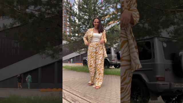 Хочешь быть в центре внимания? Сшей себе яркий костюм.