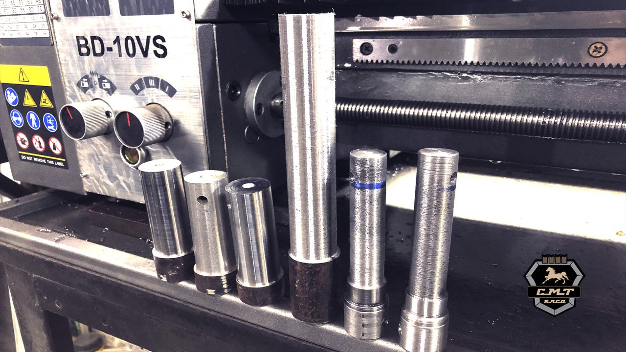 Немного токарных работ на Токарном СТАНКЕ JET BD-10VS точим пальцы на гидроцилиндр и передний отвал