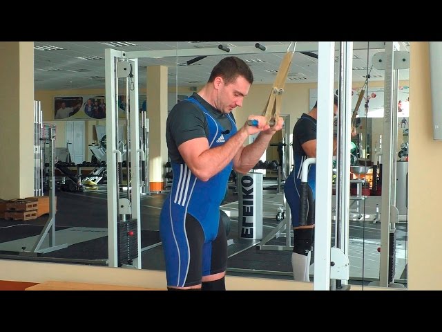 Разгибание рук с верхнего блока: 2 варианта