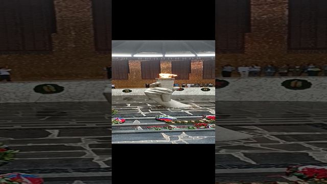 Смена почётного караула на Мамаевом Кургане.