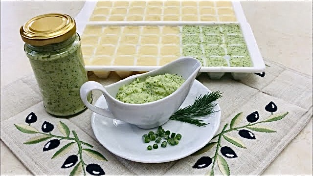 Замораживаю чеснок и делаю чесночную пасту с зеленью.