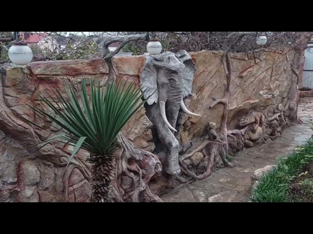 Оформление забора  на даче  работа Сергея Капитанова.