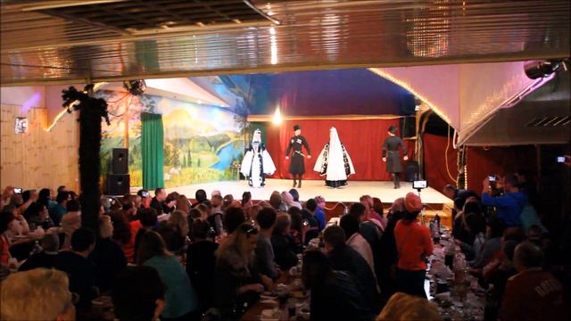 Сочи. Кавказское застолье. Аул Большой Кичмай. Этнокомплекс "Мэздах". Танцевальный ансамбль "Фишт".