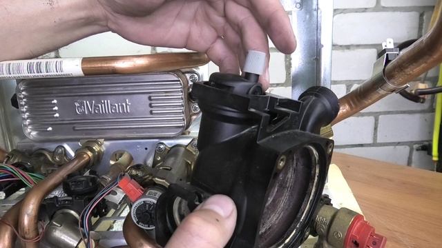 Газовыйй котёл Vaillant Не полностью греются радиатторы Как избавиться от завоздушивания системы ото