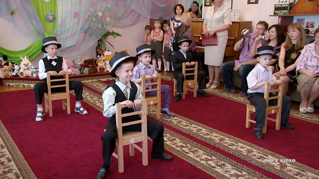 Выпускной в детском саду ~ шоу танец в шляпах