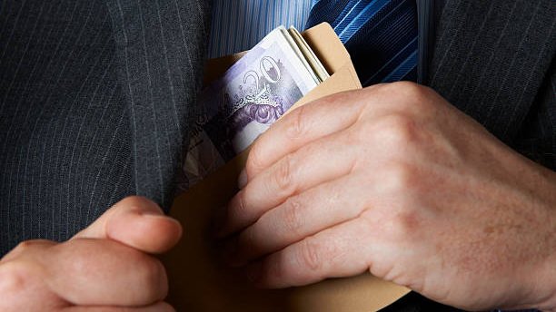 В Кондинском районе подозреваемый пытался дать взятку за прекращение дела