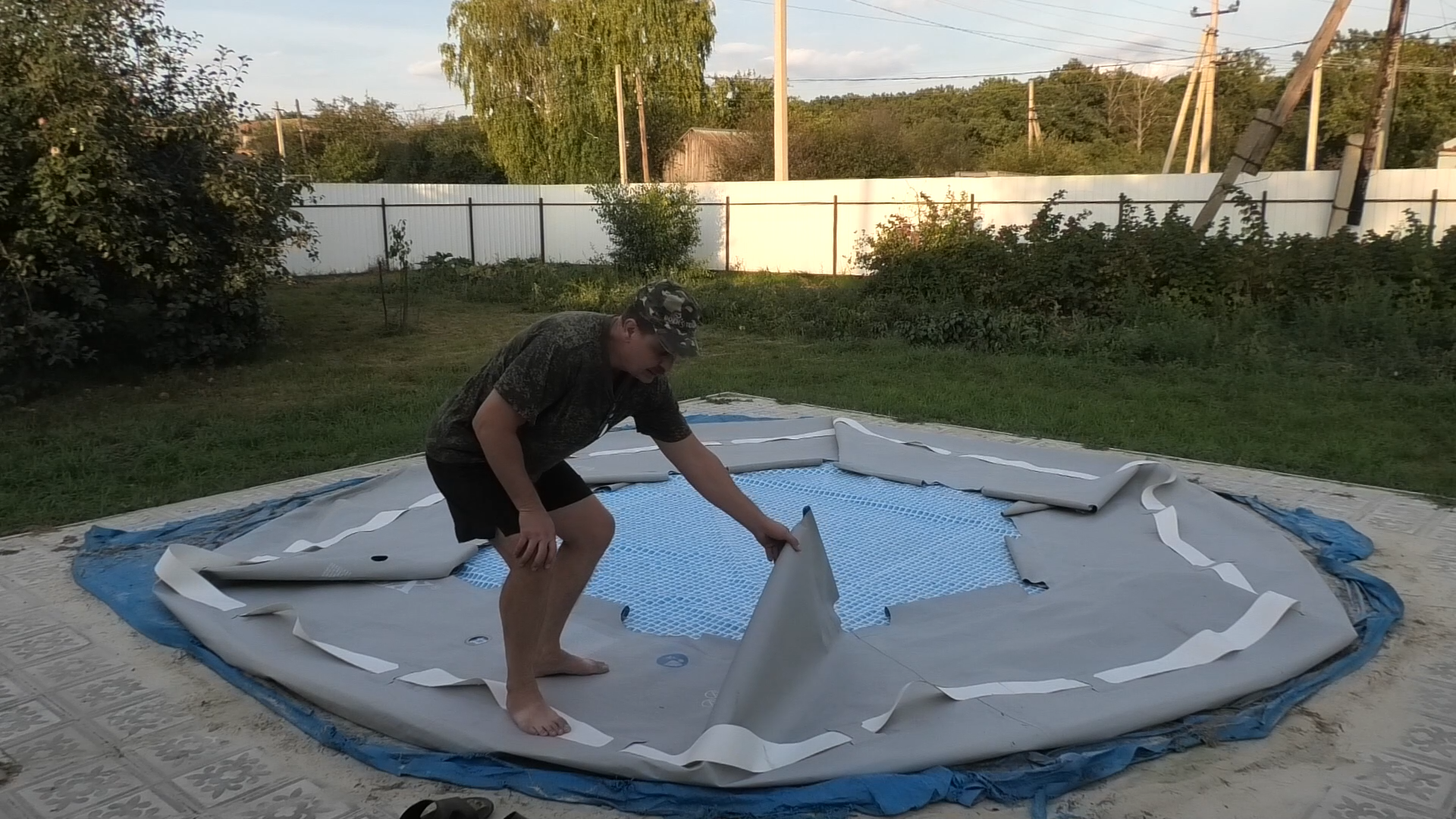 КАРКАСНЫЙ БАССЕЙН Как правильно свернуть чашу бассейна за 5 минут