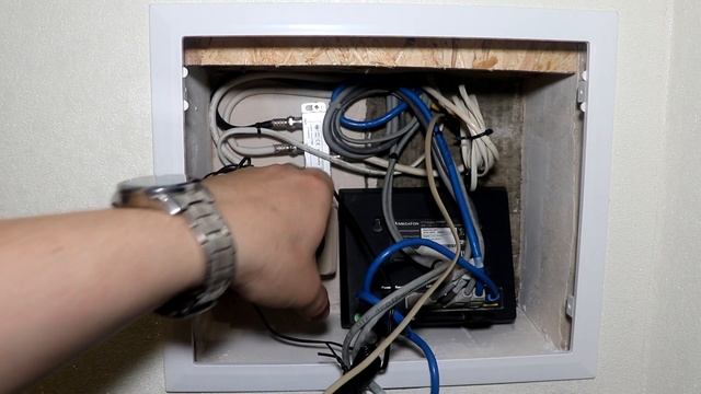 Слаботочный щиток за 260 рублей. Собрал самый простой вариант.