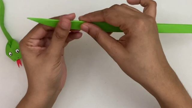 Учимся делать Змейку из бумаги своими руками! ОРИГАМИ, Поделки из бумаги \\ Origami Craft