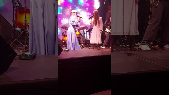 Natalia Lin Mo, Natalia Ragulina - Unstoppable (French cover of Sia)