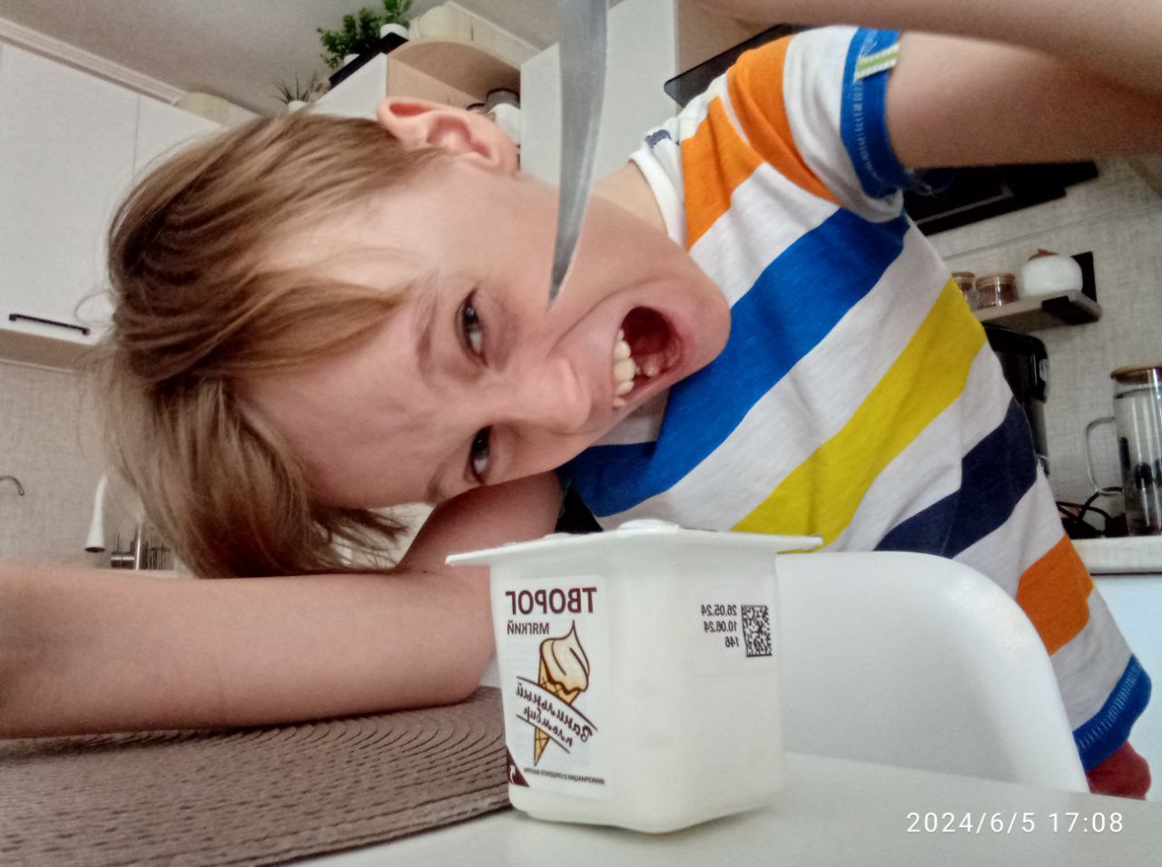 Как правильно открывать творог.