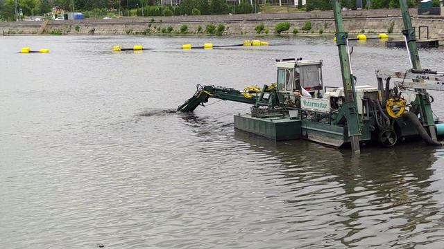 Челябинск. Продолжается Чистка р.Миасс. Земснаряд. Многофункциональная машина. 25.06.2024г