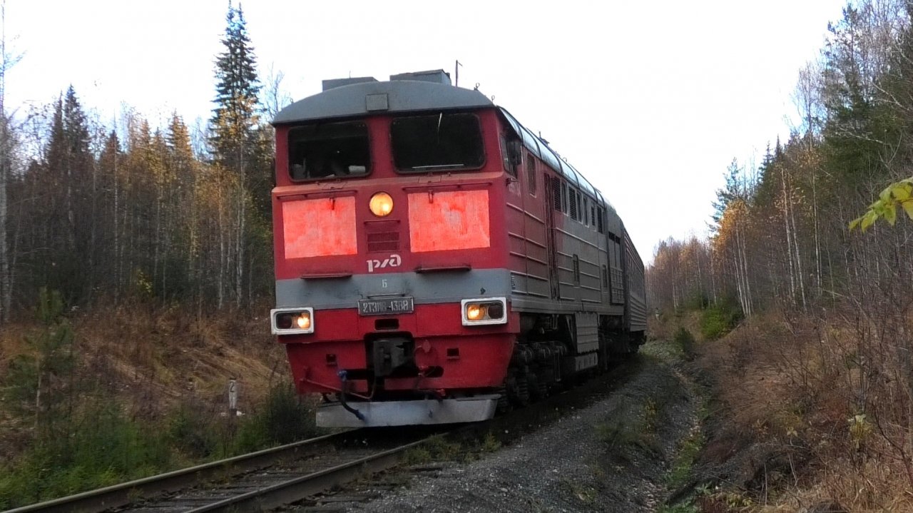 2ТЭ116-1388 секция Б с пригородным поездом Чусовская - Кузино