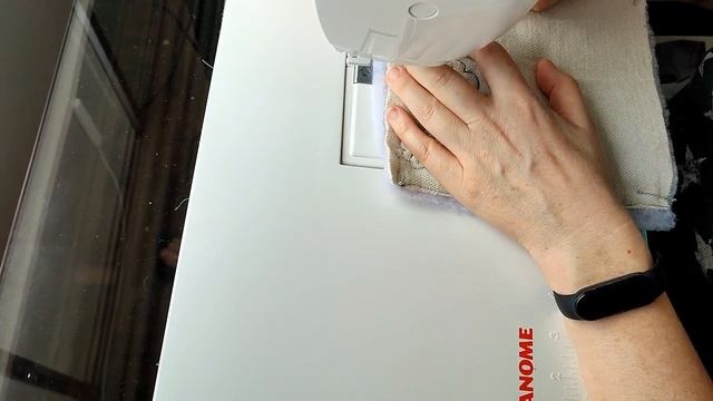 Осваиваю свободно-ходовую стежку. Сегодня четвертый раз. Делаю рисунок по уроку увиденному на Ютуб