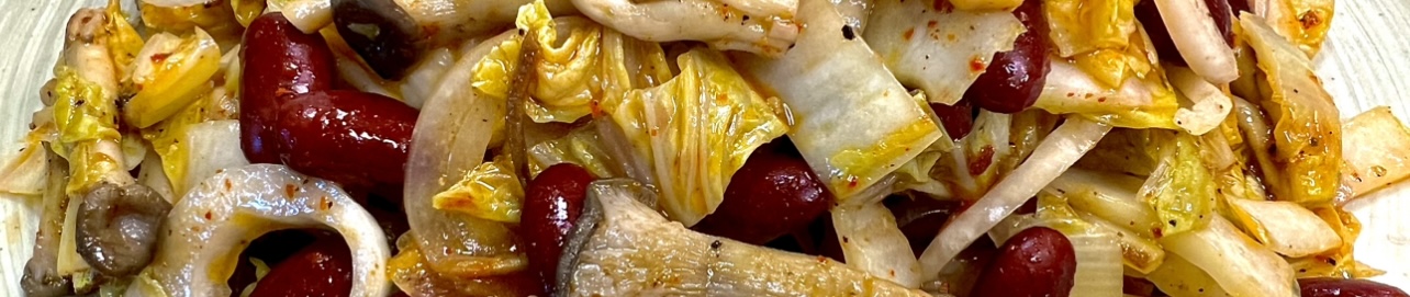 Теплый салат из фасоли, Грибов и пекинской капусты!