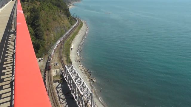 Автомобильный мост недалеко от Лоо