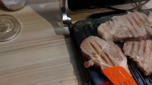 мясо на электрогриле