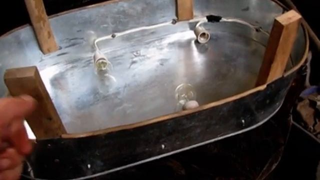 Лучшая, самодельная лампа-обогреватель для цыплят (птенцов) и молодняка другой с/х птицы