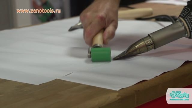 Пример работы ручным сварочным аппаратом LEISTER (Ляйстер) для сварки баннера