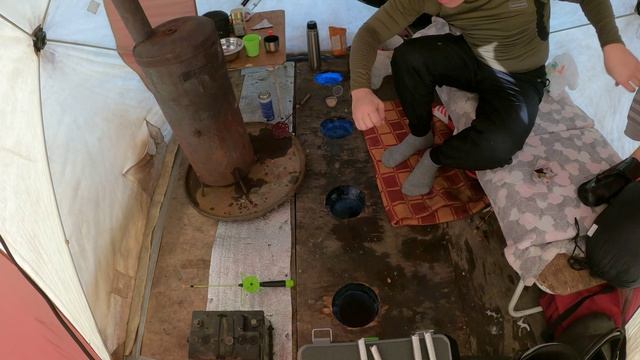 Гена, Вовка и Егорка наловили рыбы горку и Андрюха помогал