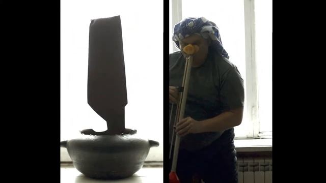 Гэг, юмор - факир и змея танцуют.