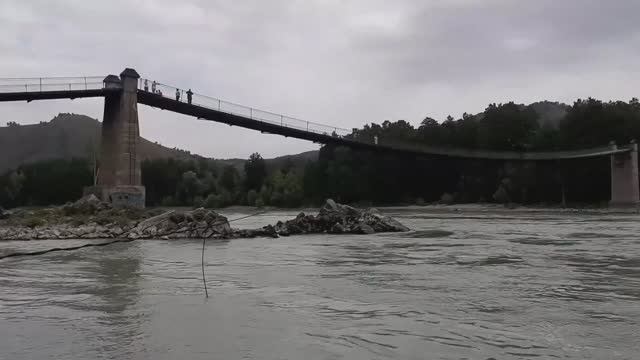 Горы, река Катунь, красота, наслаждаемся отдыхом, Алтайский край!